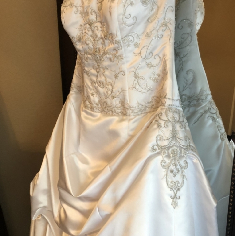Never Worn Oleg Cassini Wedding Dress Sz 14 - Picture 8 of 16